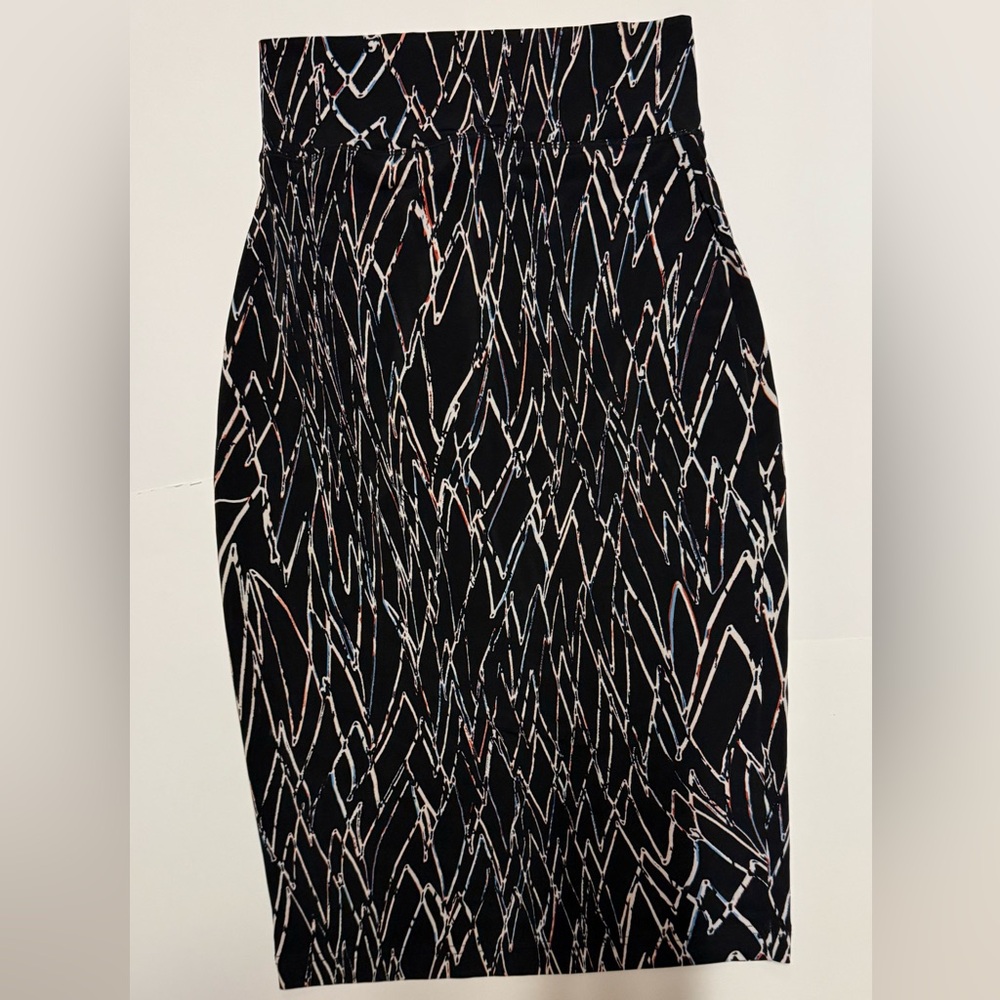 BCBGeneration Black and White Patterned Pencil Skirt